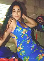Diosa en la cama rey