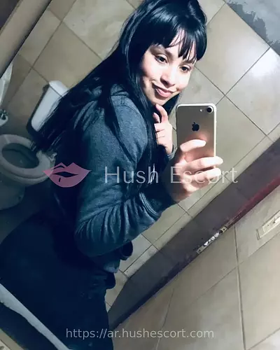 Morocha infernal🔥 Putita de 20añitos, te ofrezco el mejor servicio completo con muchos mimos y beso 18 años escort en cordoba