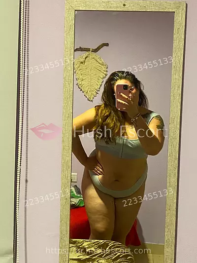 Gordita sumisa