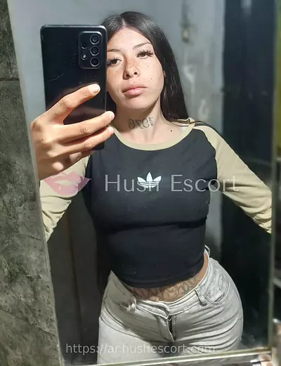 Mi amor me llamo abril Mis servicios ❤️ completos 🥰 18 años escort en chaco