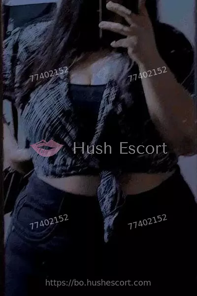 Gordita joven y Guapa busca Ayuda Económica de Hombre Maduro y Solvente 24 años bolivianas cabello-negro curvy escort en santa cruz - experiencia-de-novia