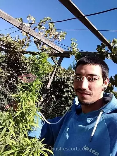 Flaquito bien dotado de 27cm