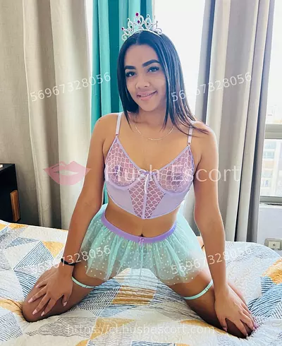 Sensual y preciosa Jovencita de 19 añitos, disponible para encuentros y video llamadas.......,  