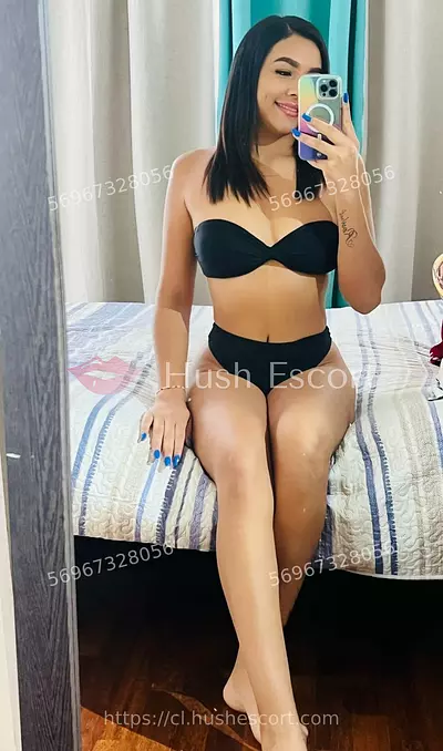 Sensual y preciosa Jovencita de 19 añitos, disponible para encuentros y video llamadas.......,  