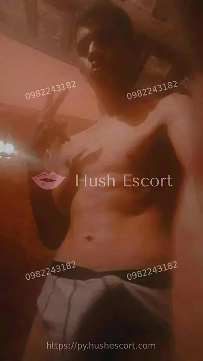 Hombre a disposición de las mujeres ,  